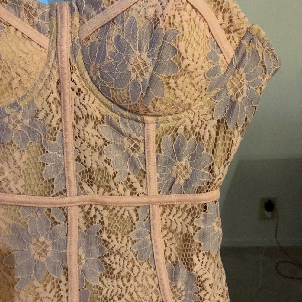 NEW Lace Dress - Picture 3 of 3